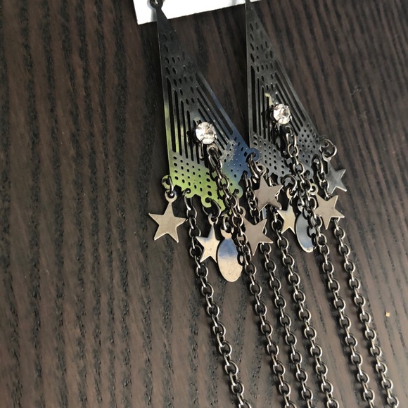 Metallic metal grey hanging earrings - Picture 2 of 4